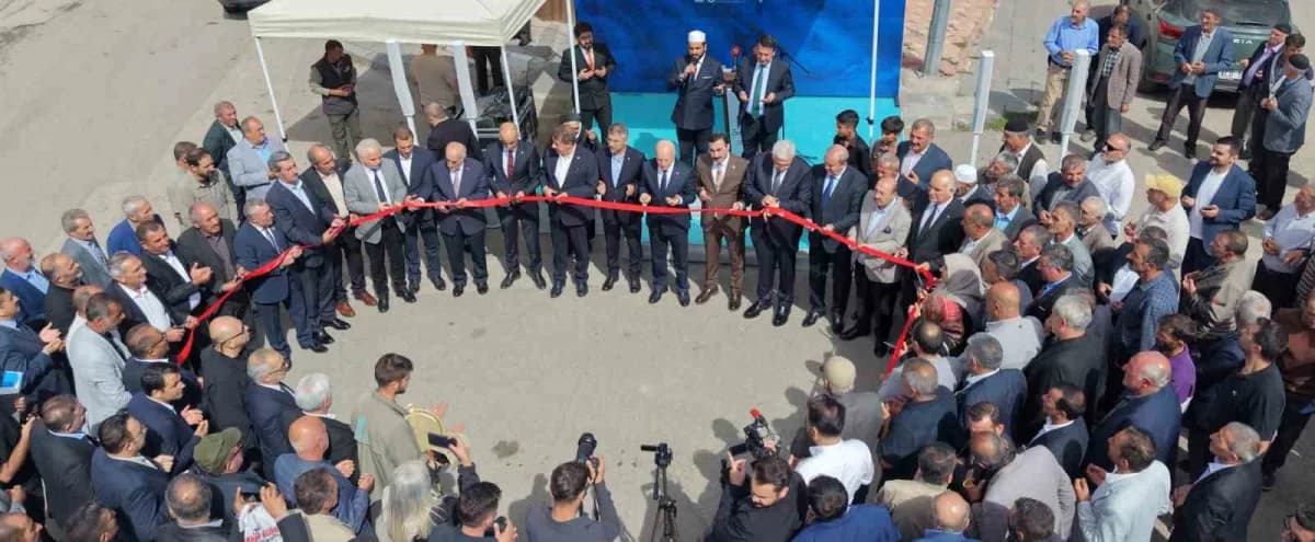 Erzurum Büyükşehir Belediyesi tarafından Çat ilçesinde gerçekleştirilen altyapı ve hizmet yatırımlarının açılış törenind