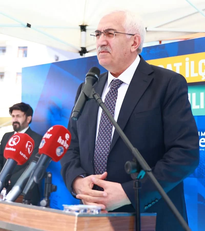 AK Parti Erzurum Milletvekili Mehmet Emin Öz