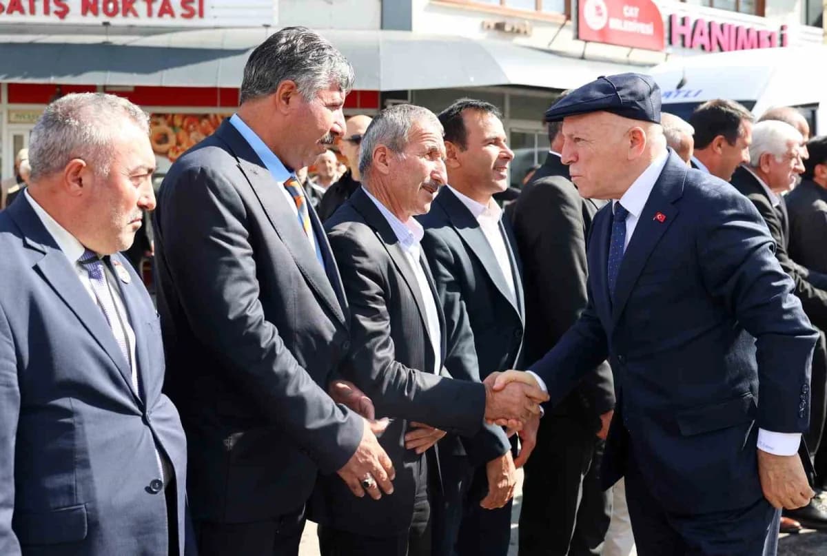 Erzurum Büyükşehir Belediyesi, Çat ilçesinde hayata geçen yatırımlarını düzenlediği törenle hizmete açtı.