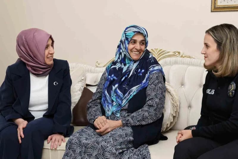 Erzurum İl Emniyet Müdürü Mahmut Ay, şehit olan Polis Memuru Kubilay Karaman’ın ailesini ziyaret etti. Ayrıca göreve baş