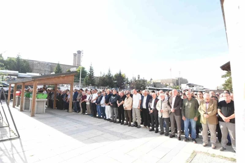 Erzurum, Aynı gün yaşamını yitiren Dokuz Eylül Üniversitesi Öğretim Üyesi Dr. Ayça Kübra Hızarcı ve Türkiye Harp Malulü