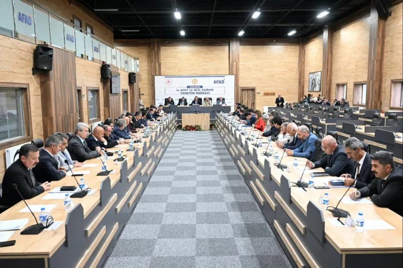 İl Hayvanları Koruma Kurulu Toplantısı, Vali Aydın Baruş başkanlığında; Vali Yardımcısı Orhan Ayaz, İl Emniyet Müdürü Ma
