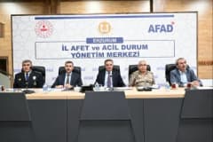 Erzurum İl Hayvanları Koruma Kurulu toplantısından bir kare, katılımcılar ve Vali Aydın Baruş