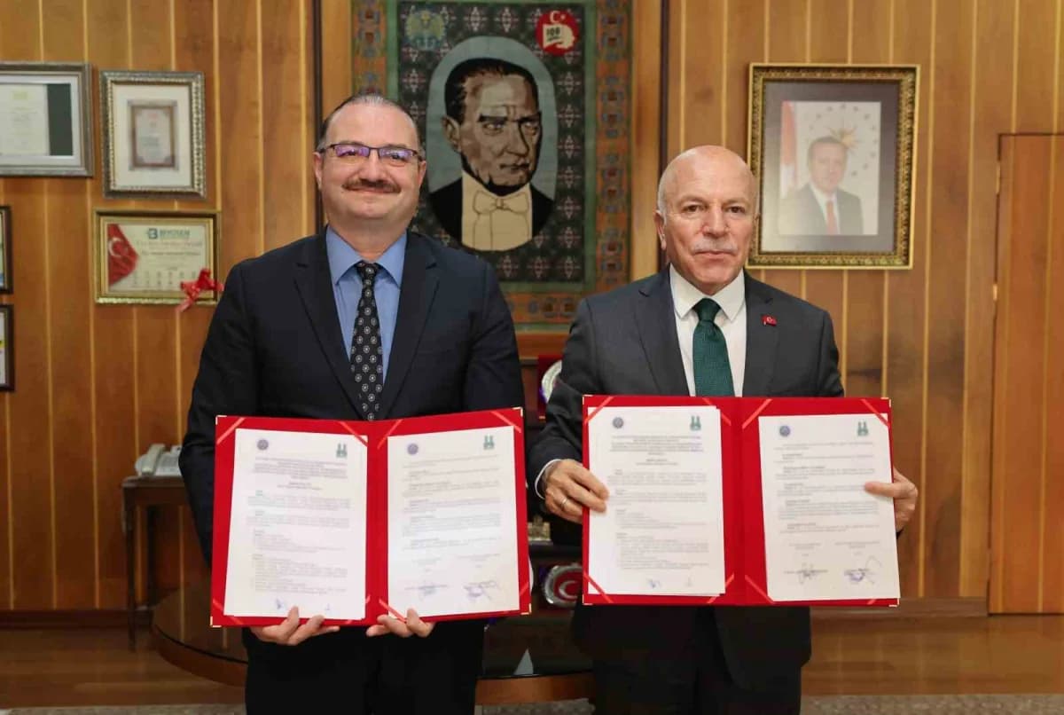 Atatürk Üniversitesi ile Erzurum Büyükşehir Belediyesi arasında; üniversite bünyesinde kurulacak üç yeni Uygulama ve Ara
