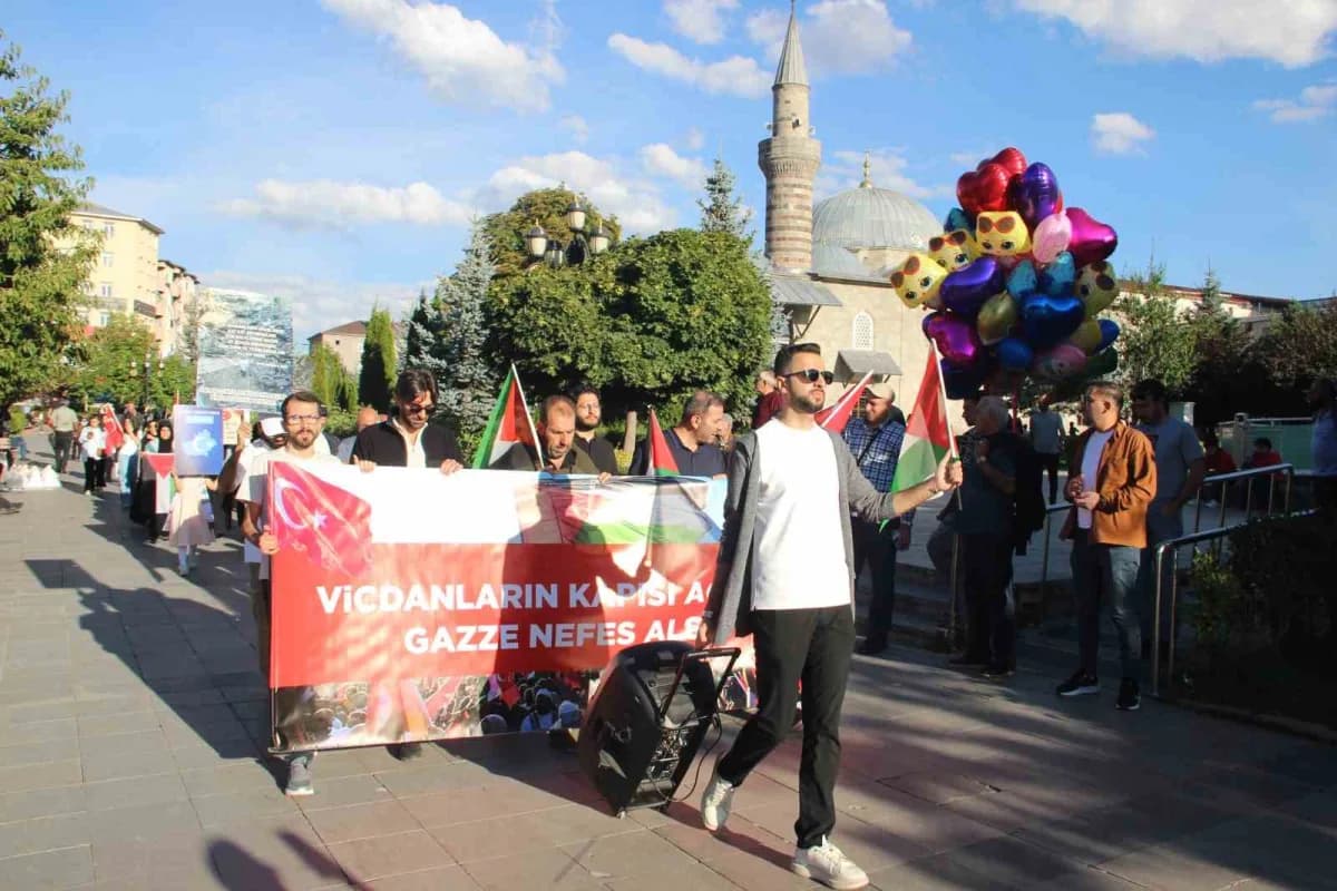 18 Kasım 2023 Cumartesi günü başlayan yürüyüş, aradan geçen 150 haftada kar, kış, soğuk, yağmur ve rüzgâra rağmen kesint