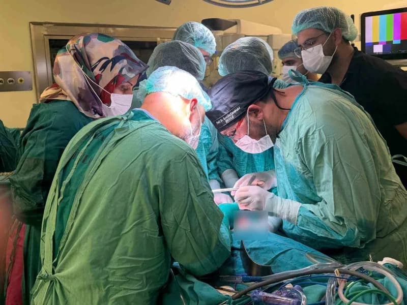 Erzurum Şehir Hastanesi Üroloji Kliniği tarafından Endoüroloji Derneği iş birliğiyle düzenlenen kurs kapsamında, Doğu An