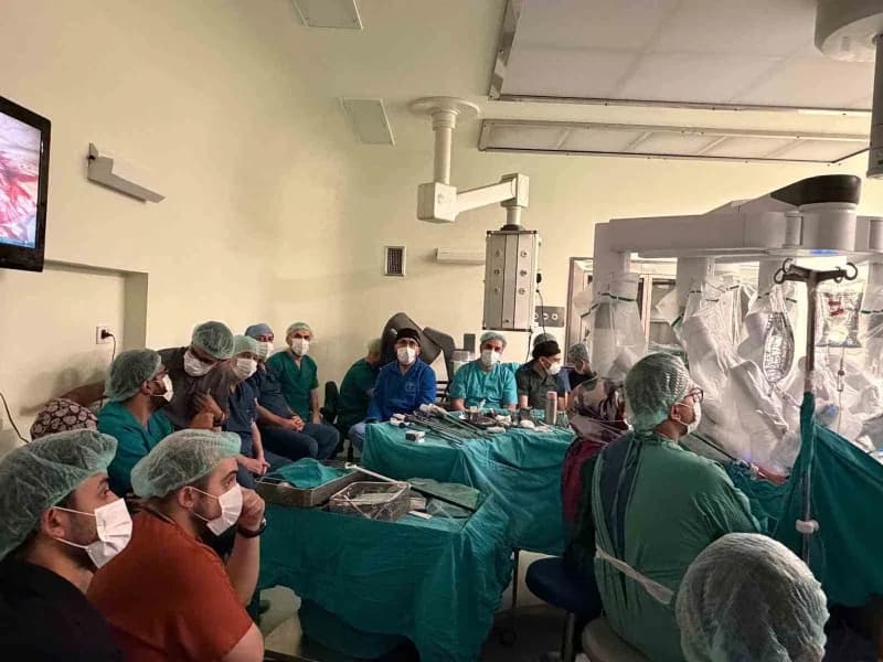 Erzurum Şehir Hastanesi Üroloji Kliniği tarafından Endoüroloji Derneği iş birliğiyle düzenlenen kurs kapsamında, Doğu An