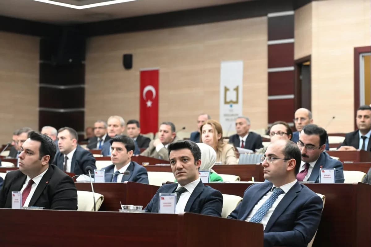 Erzurum’da Vali Aydın Baruş başkanlığında, Sosyal Yardımlaşma ve Dayanışma Vakıfları (SYDV) Performans Değerlendirme Top
