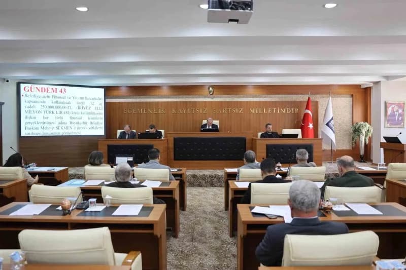 Erzurum Büyükşehir Belediye Başkan Vekili Mehmet Akarsu başkanlığında, Erzurum Büyükşehir Belediyesi Meclis Salonu’nda 8