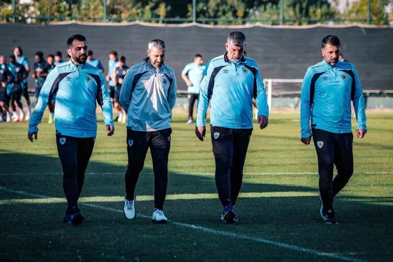 Erzurumspor FK’da milli ara nedeniyle verilen 5 günlük izin sona ererken, mavi-beyazlı ekip bugün yaptığı antrenmanla ça