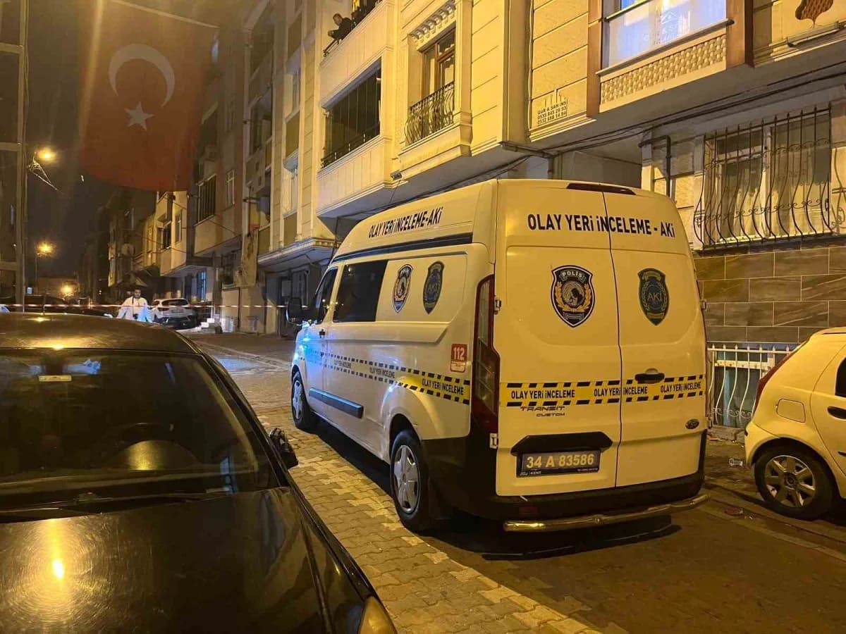 Esenyurt Nur Sokak’ta asker eğlencesi sırasında çıkan silahlı ve bıçaklı kavga sonrası olay yeri