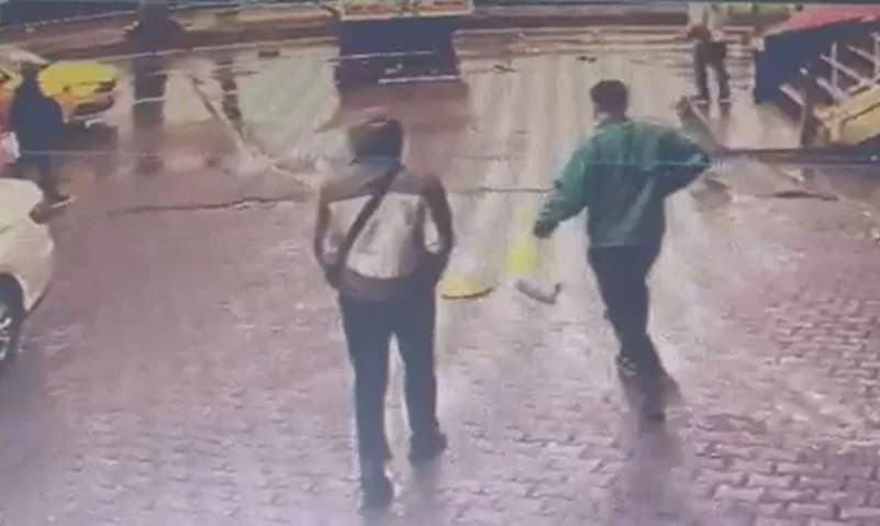 Esenyurt E-5 Haramidere mevkiinde kamyonet kazası sonrası olay yeri