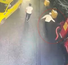 Esenyurt'ta benzin istasyonunda pompacıya yapılan silahlı saldırının güvenlik kamerası görüntüsü