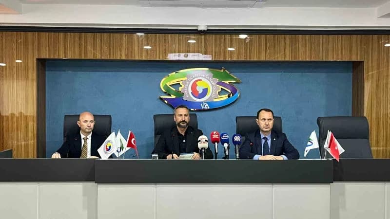 Karabük Ticaret ve Sanayi Odası Meclis Toplantı Salonu'nda düzenlenen programda, Eskipazar Sarı Traverten Taşı'nın ekono