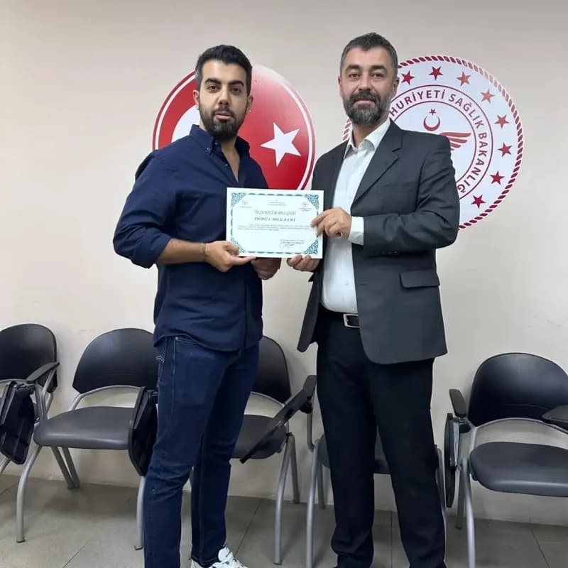 Vatandaş memnuniyetiyle öne çıkan Sağlık ekiplerine teşekkür Belgesi verildi.