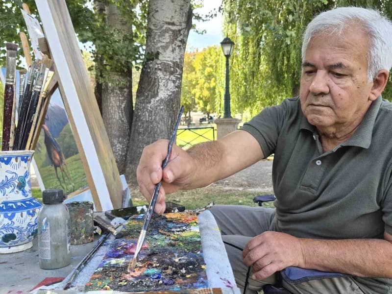 Eskişehir'de yaşayan 73 yaşındaki emekli Öğretmen Metin Kaplan, çocukluk yıllarında hiç bir eğitim almadan başladığı res