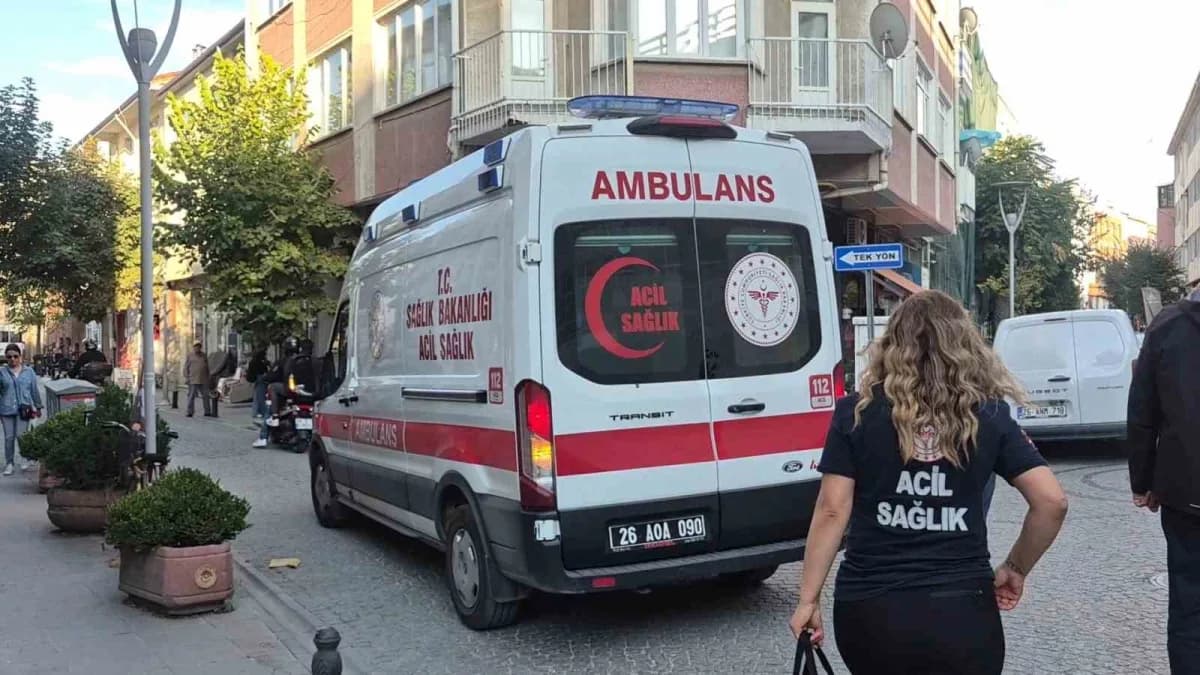 Eskişehir'de dükkanının içeriden kilitli olması ve telefonlara cevap vermemesi nedeniyle öldüğü ya da bayıldığı sanılan