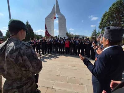 Eskişehir’de gaziler ve şehit yakınları 19 Eylül Gaziler Günü kapsamında şehitliklerde dua ediyor
