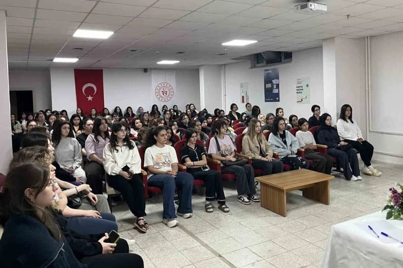 Gençlik ve Spor Bakanlığı (GSB) Eskişehir İl Müdürlüğü bünyesindeki yurtlara yeni yerleşen öğrenciler için bilgilendirme