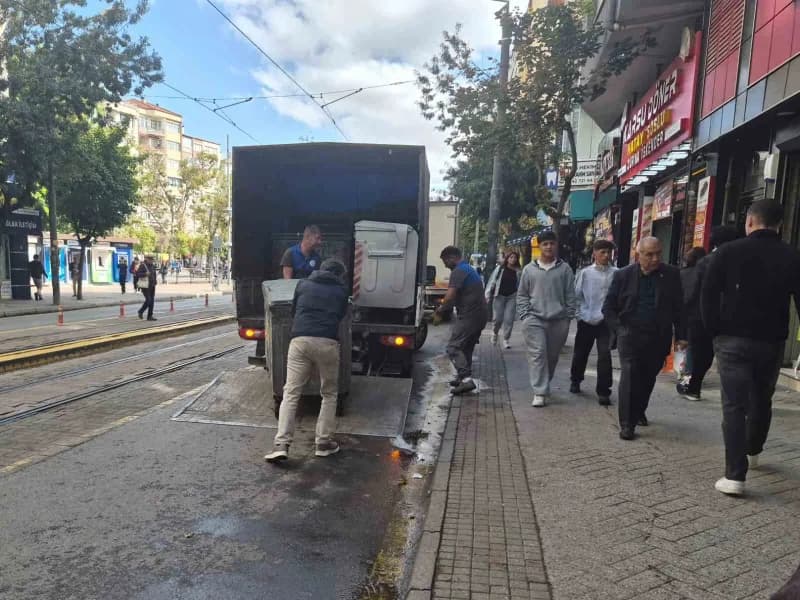 Eskişehir'de sabah saatlerinde özel bir okulun fen laboratuvarından atılan kimyasal maddelerin tepkimeye girmesi sonucu