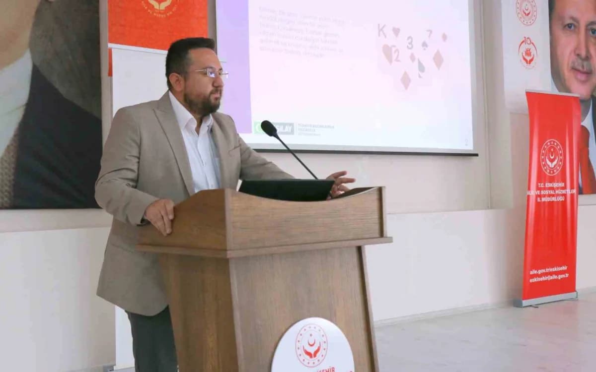 Eskişehir Aile ve Sosyal Hizmetler İl Müdürlüğü personeline yönelik 'kumar Bağımlılığı' eğitimi gerçekleştirildi.