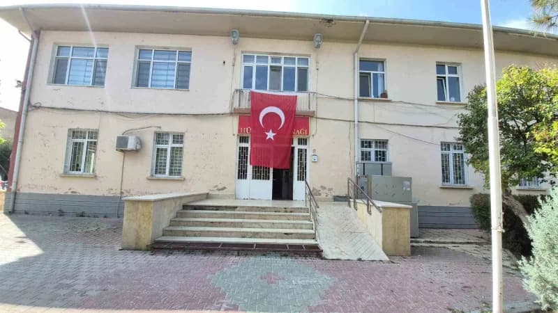 Eskişehir'in Çifteler ilçesinde oto galericilik yapan Emrah Yakar'ın kesici aletle yaralanması sonucu hayatını kaybettiğ