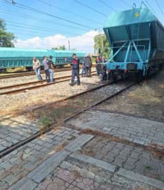 Eskişehir Yunus Emre Mahallesi tren istasyonunda yüksek gerilim hattına kapılan baba ve oğlunun tedavi edildiği olay yer