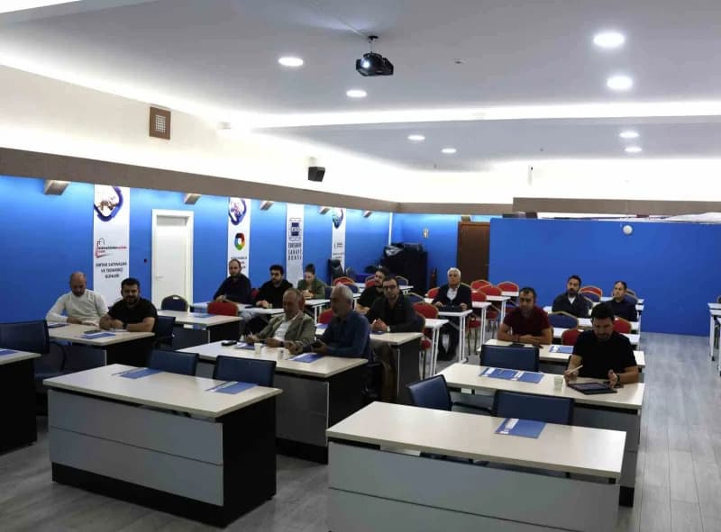 Eskişehir Sanayi Odası 50. Yıl Salonu’nda düzenlenen basınçlı havada enerji tasarrufu ve hava kaçakları tespiti semineri