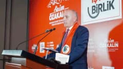 ETSO Başkanı Saim Özakalın Erzurum Ticaret ve Sanayi Odası toplantısında konuşma yaparken