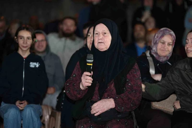 Düzce Belediye Başkanı Dr. Faruk Özlü, mahalle toplantıları kapsamında Akınlar Mahallesi sakinleri ile bir araya geldi.