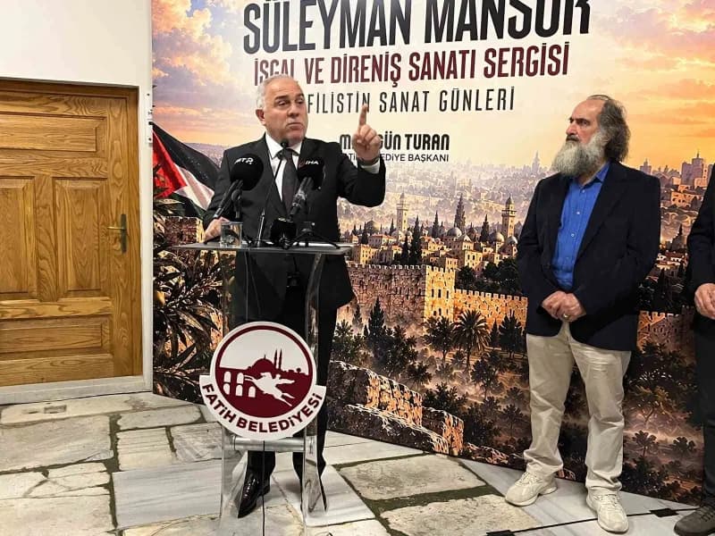 Fatih’te Filistin Sanat Günleri kapsamında açılan İşgal ve Direniş Sanatı sergisinden bir görünüm