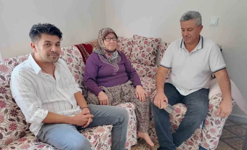 Muhtar Ali Salma (Sağda) ile adliyede çalışan gönüllü yardımseverlerden Ali Selman Kurt'un (Solda) girişimleriyle Fatma