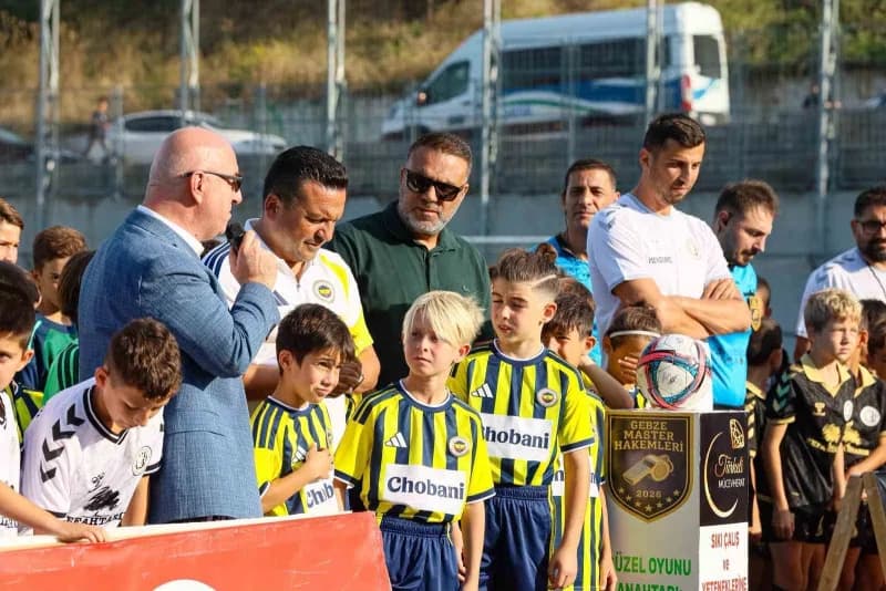 Fenerbahçe altyapı takımları, Darıca’da düzenlenen organizasyonda Darıca Kartalgücü Spor Kulübü ve Darıca Belediyesi Eği