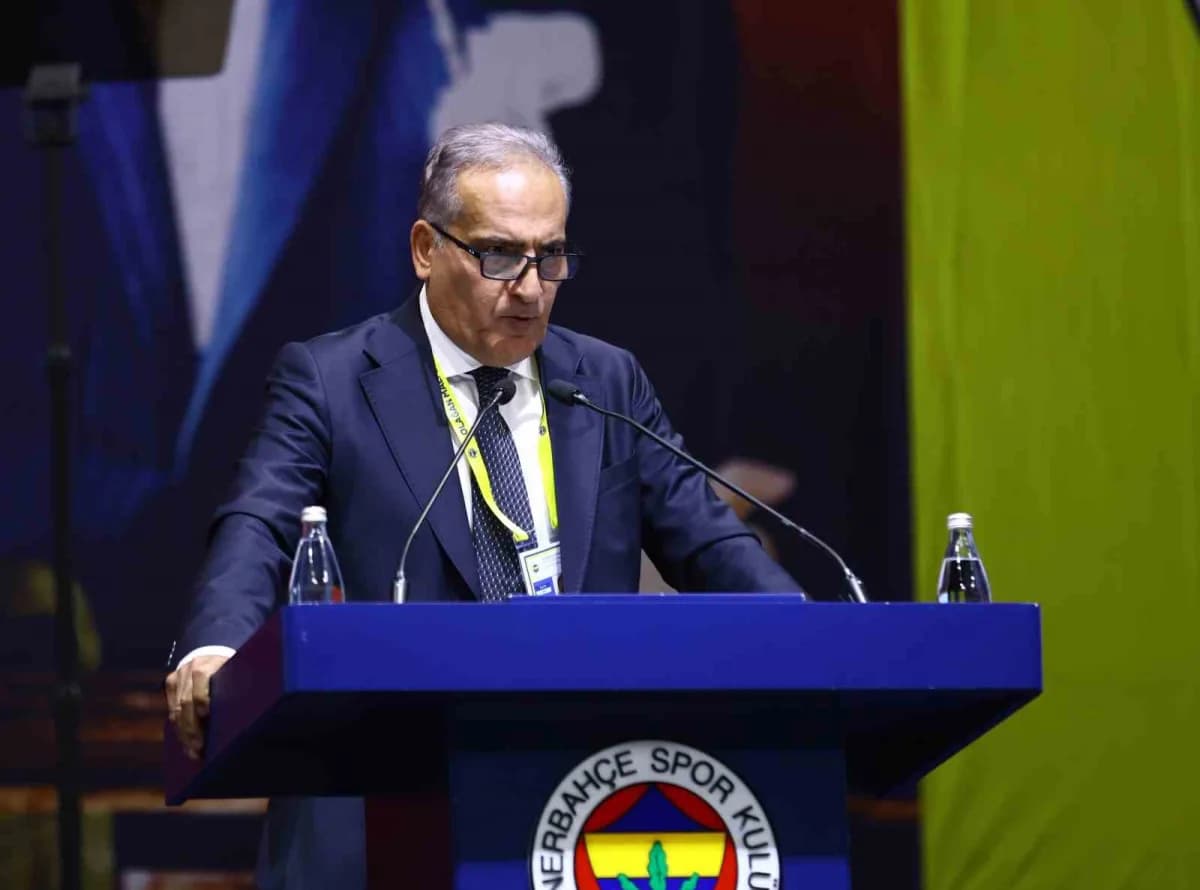 Yönetim kurulu faaliyet raporu için önceki dönem Genel sekreteri Orhan Demirel sunum yaparak detaylı anlattı.