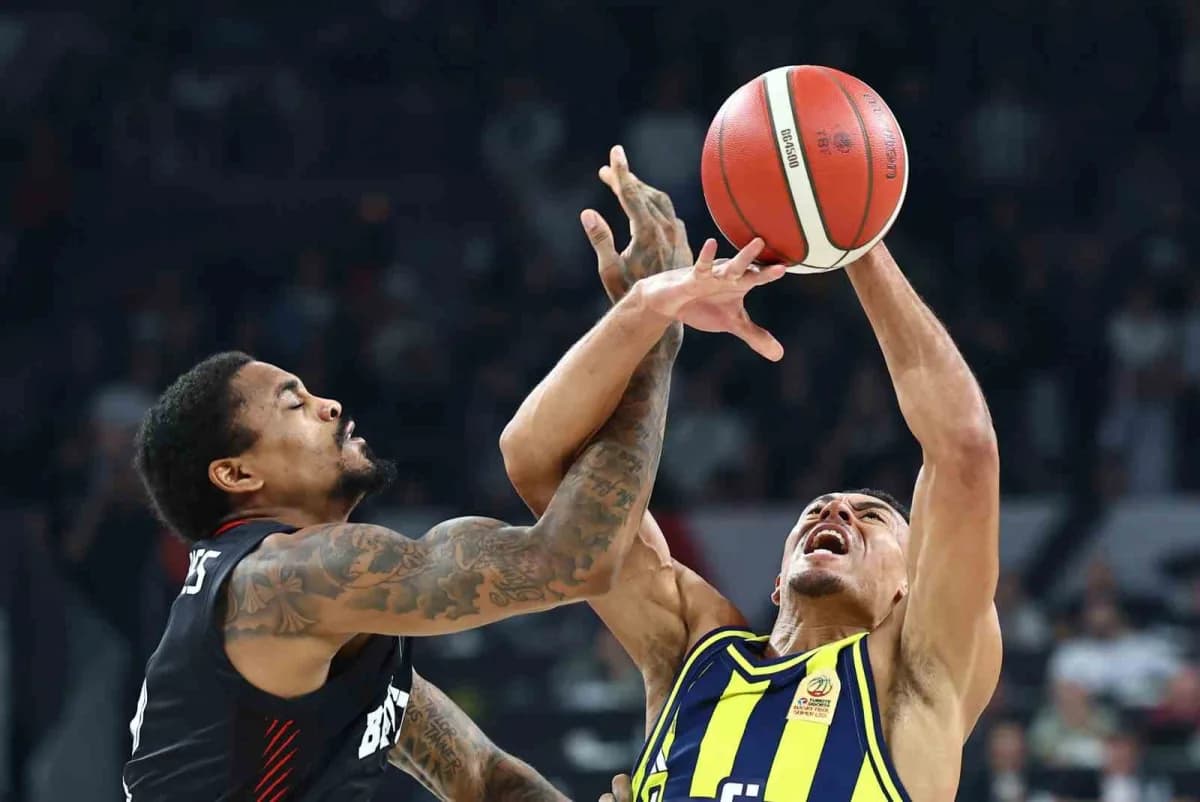 39. Erkekler Cumhurbaşkanlığı Kupası'nda Fenerbahçe, Beşiktaş'ı 72-59 mağlup ederek kupanın sahibi oldu.