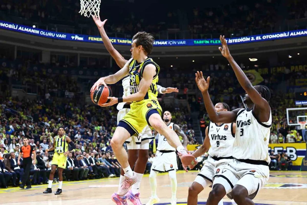 Fenerbahçe Erkek Basketbol Takımı, Euroleague'in ilk haftasında sahasında İtalyan ekibi Virtus Bologna’yı 78-68 mağlup e