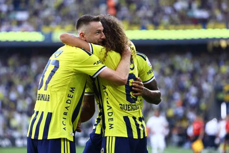 Trendyol Süper Lig’in 6. Haftasında Fenerbahçe, evinde Eyüpspor ile karşılaşıyor. Mücadelenin ilk yarısı sarı-lacivertli