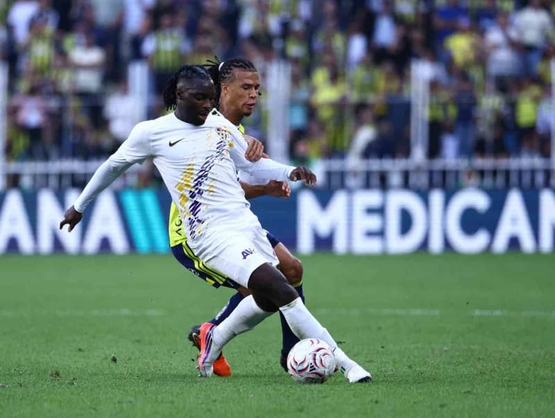 Trendyol Süper Lig’in 6. Haftasında Fenerbahçe, evinde Eyüpspor ile karşılaşıyor. Mücadelenin ilk yarısı sarı-lacivertli