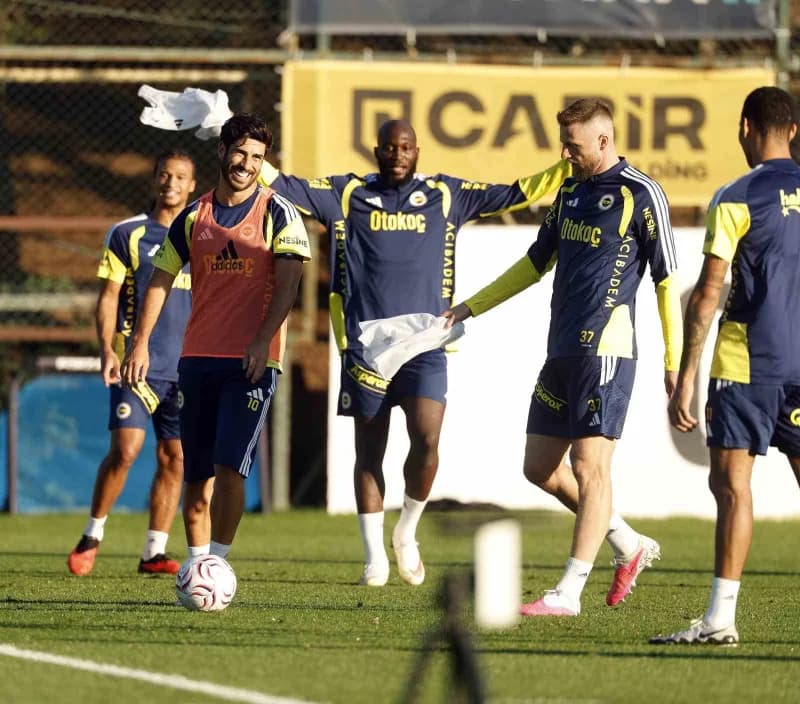Fenerbahçe, Trendyol Süper Lig'in 6. Haftasında Eyüpspor ile yarın evinde oynayacağı maçın hazırlıklarını yaptığı antren