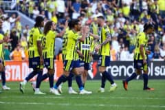 Fenerbahçe futbolcuları Eyüpspor maçında gol sevinci yaşıyor