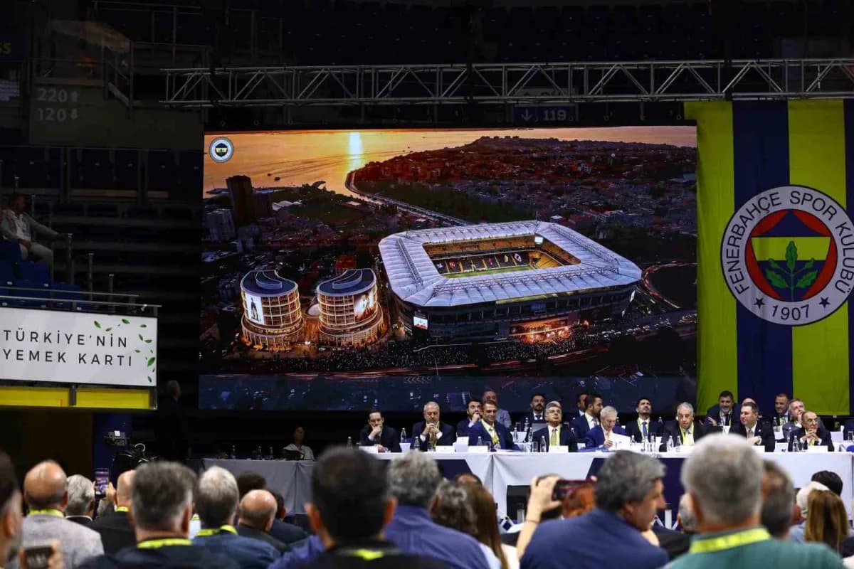 Gündemde yer alan 13. Maddedeki 'Fenerbahçe Şükrü Saracoğlu Spor Kompleksinde seyirci kapasitesinin artırımına dair Proj