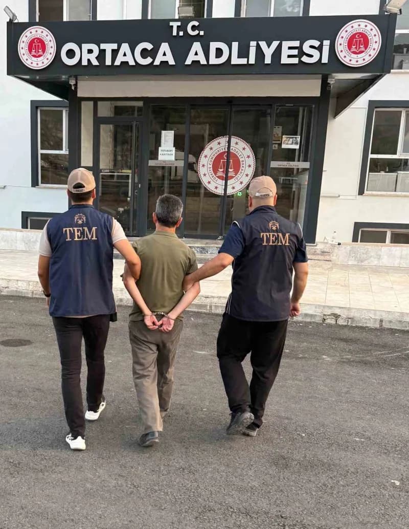 Muğla Emniyet Müdürlüğü ekipleri tarafından yakalanan FETÖ üyesi H.A.