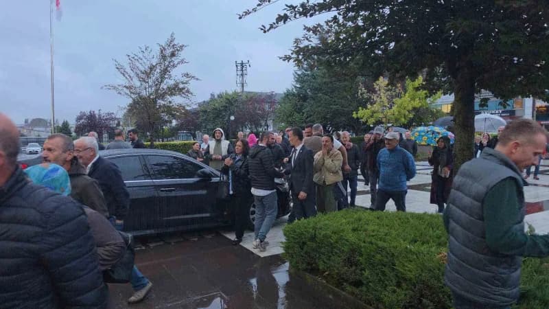 Düzce’nin Akçakoca eski chp’li Belediye Başkanı Fikret Albayrak, irtikap suçlamasıyla çıkarıldığı 2 ağır Ceza Mahkemesin