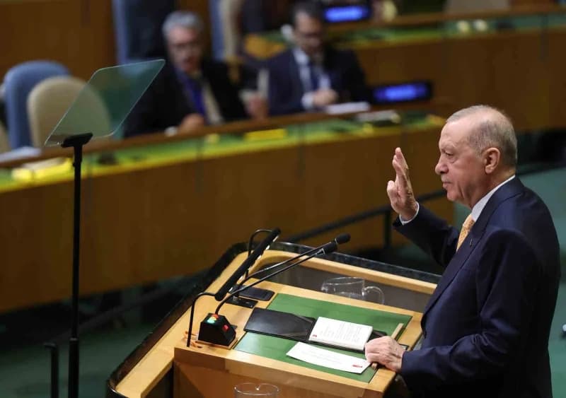 Cumhurbaşkanı Erdoğan: "Bizler, tıpkı geçen yıl olduğu gibi özgür ve egemen Filistin Devleti'nin sesi olacak, Filistin h