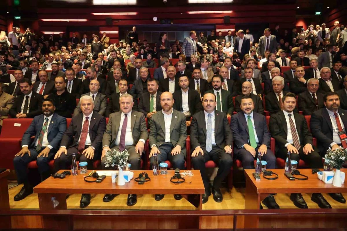 Konya'da düzenlenen Filistin Gençlik Forumu'nda konuşan Gençlik ve Spor Bakanı Aşkın Osman Bak