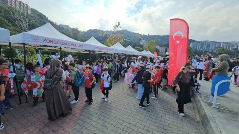 Zonguldak'ta öğrenciler, Filistin'de yaşanan insanlık dramına dikkat çekmek İçin etkinlikte buluştu. "Uçurtmalar vurulma
