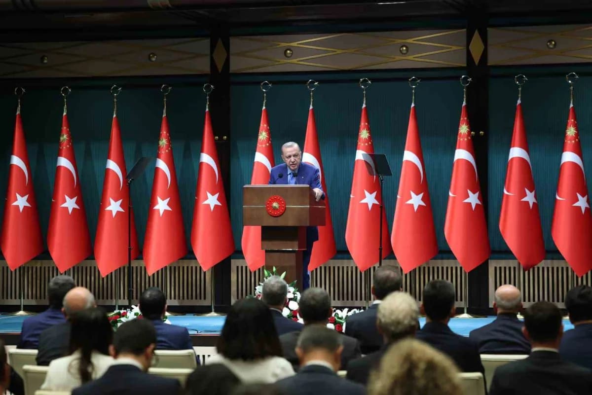 Cumhurbaşkanı Erdoğan, Cumhurbaşkanlığı Külliyesi'nde gerçekleştirilen Kabine Toplantısı sonrası açıklama yaptı.
