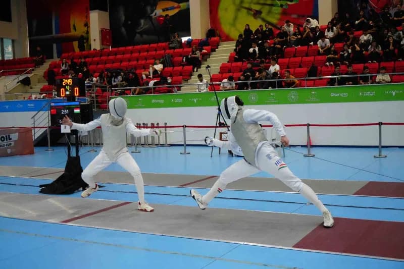 52 ülkeden 606 sporcunun katıldığı Samsun'da düzenlenen Yıldızlar ve Gençler Flöre Dünya Kupası'nın açılış seremonisi dü