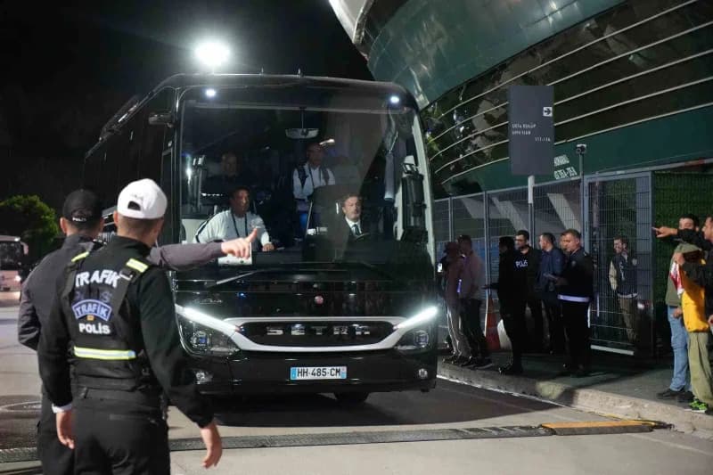 UEFA Uluslar a Ligi 1. Grup'taki ilk maçında Kocaeli'de karşı karşıya gelecek olan Fransa ile Türkiye a Milli Futbol tak