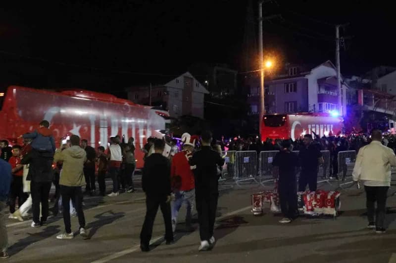 UEFA Uluslar a Ligi 1. Grup'taki ilk maçında Kocaeli'de karşı karşıya gelecek olan Fransa ile Türkiye a Milli Futbol tak